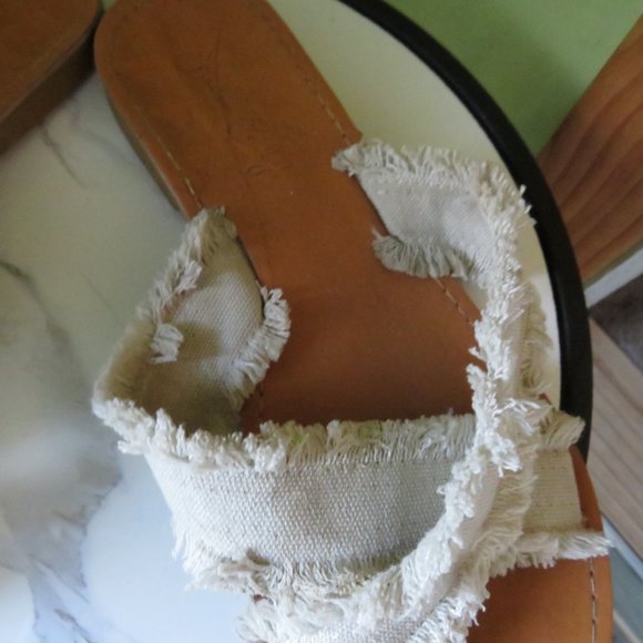 Jessica Carlisle Cloth Sandals - Picture 3 of 5